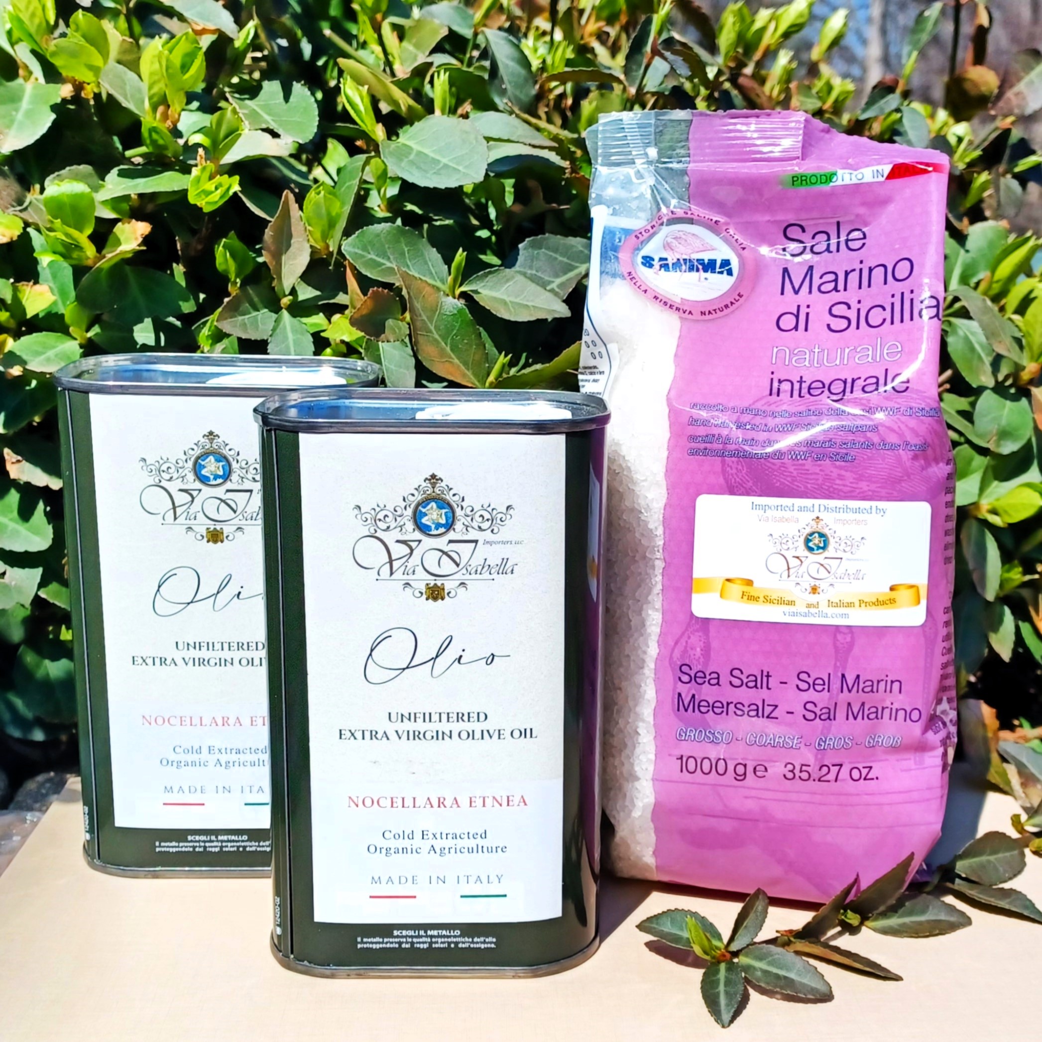 Via Isabella Importers Extra Virgin Olive Oil - Nocellara Etnea- 2 (0.5 liter) & Sa.Ni.Ma All Natural Hand-Harvested Mediterranean Sea Salt (Corse) 1000g (2.2lbs)